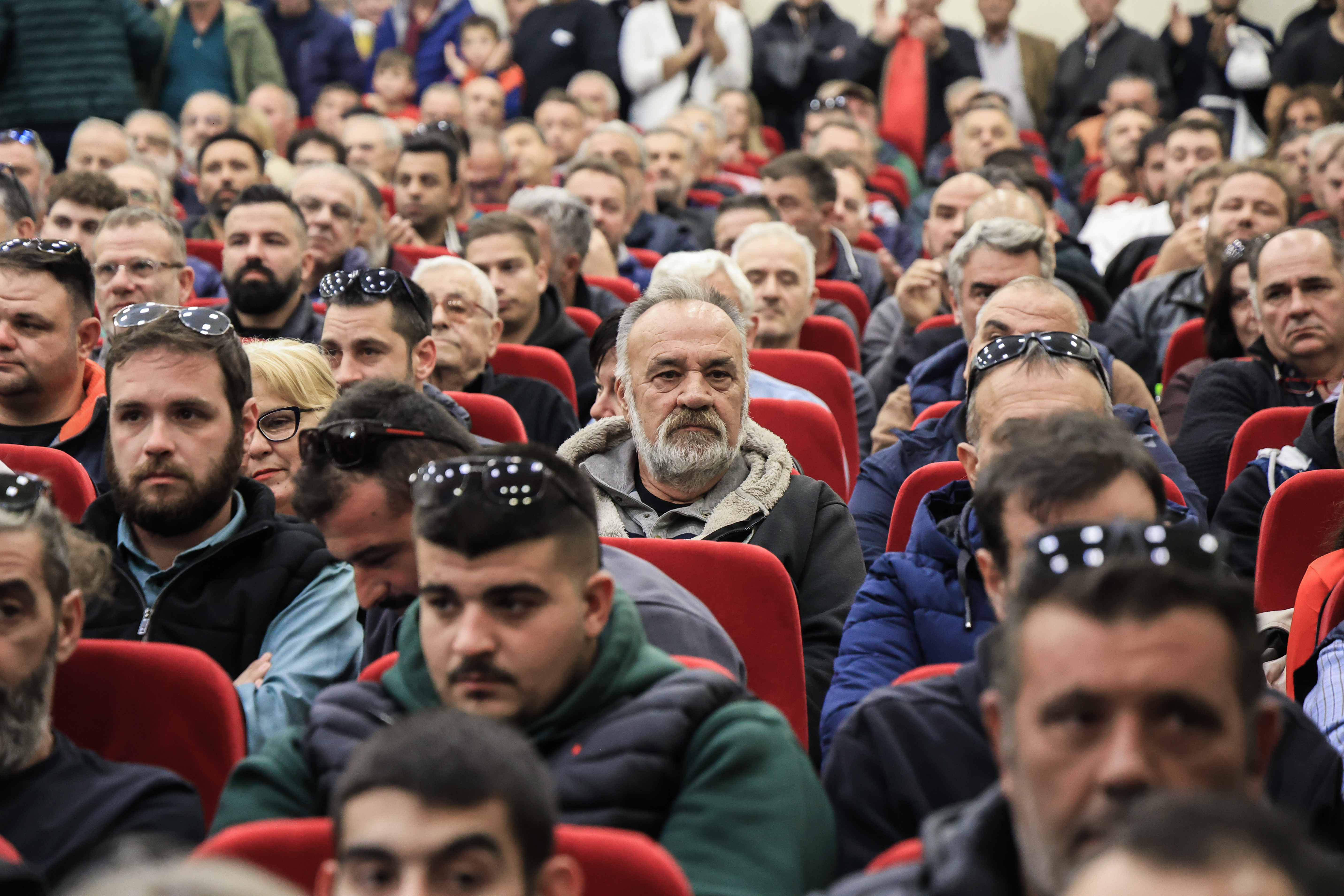 Μεγάλη η συμμετοχή στην Πανελλαδική διάσκεψη των αγροτών στη Λάρισα