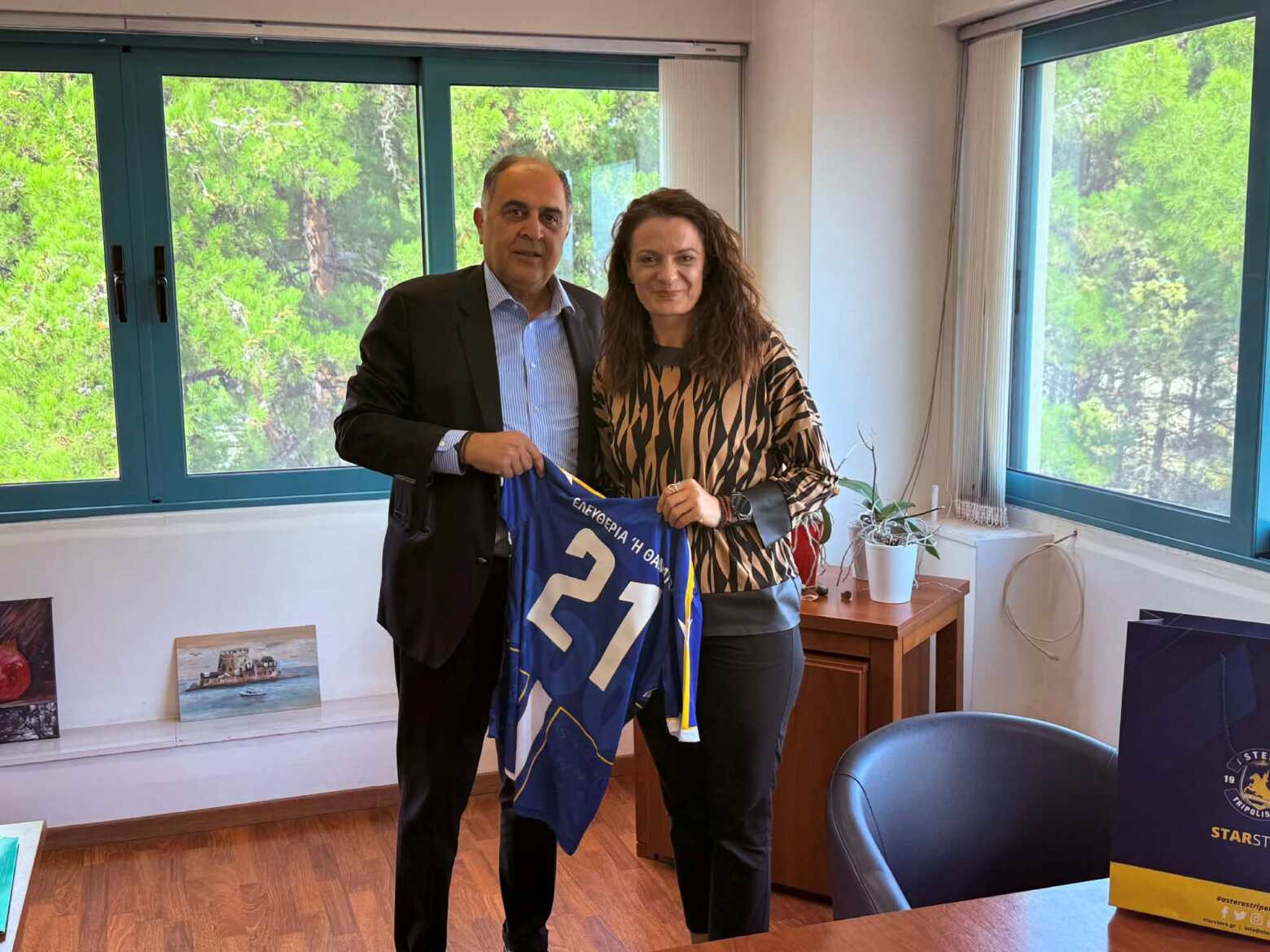 Σε θερμό κλίμα η συνάντηση Μποροβήλου - Παπαγεωργίου στο Παναρκαδικό