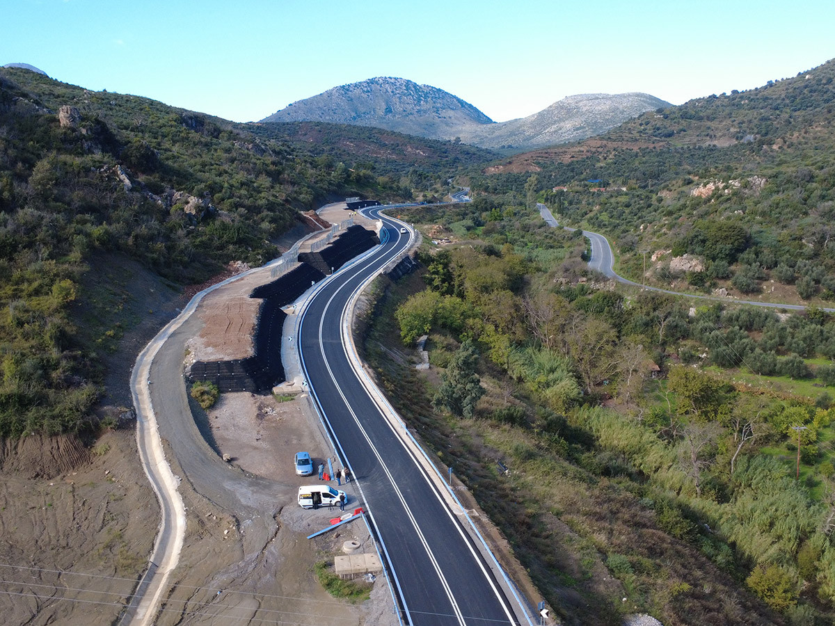 Ο Περιφερειάρχης Δημήτρης Πτωχός στην ολοκλήρωση του Τμήματος 2Α Γύθειο – Αρεόπολη – Γερολιμένας (pics)
