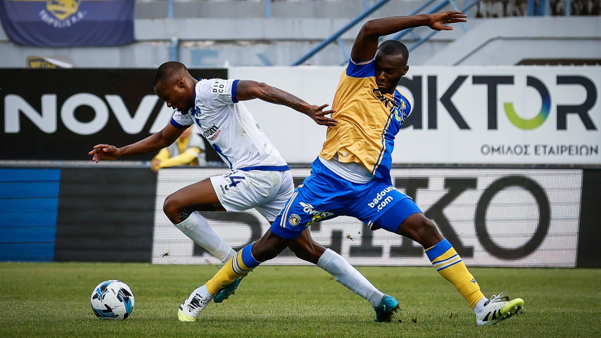 Εκτίει με ASTERAS AKTOR o Έμπο