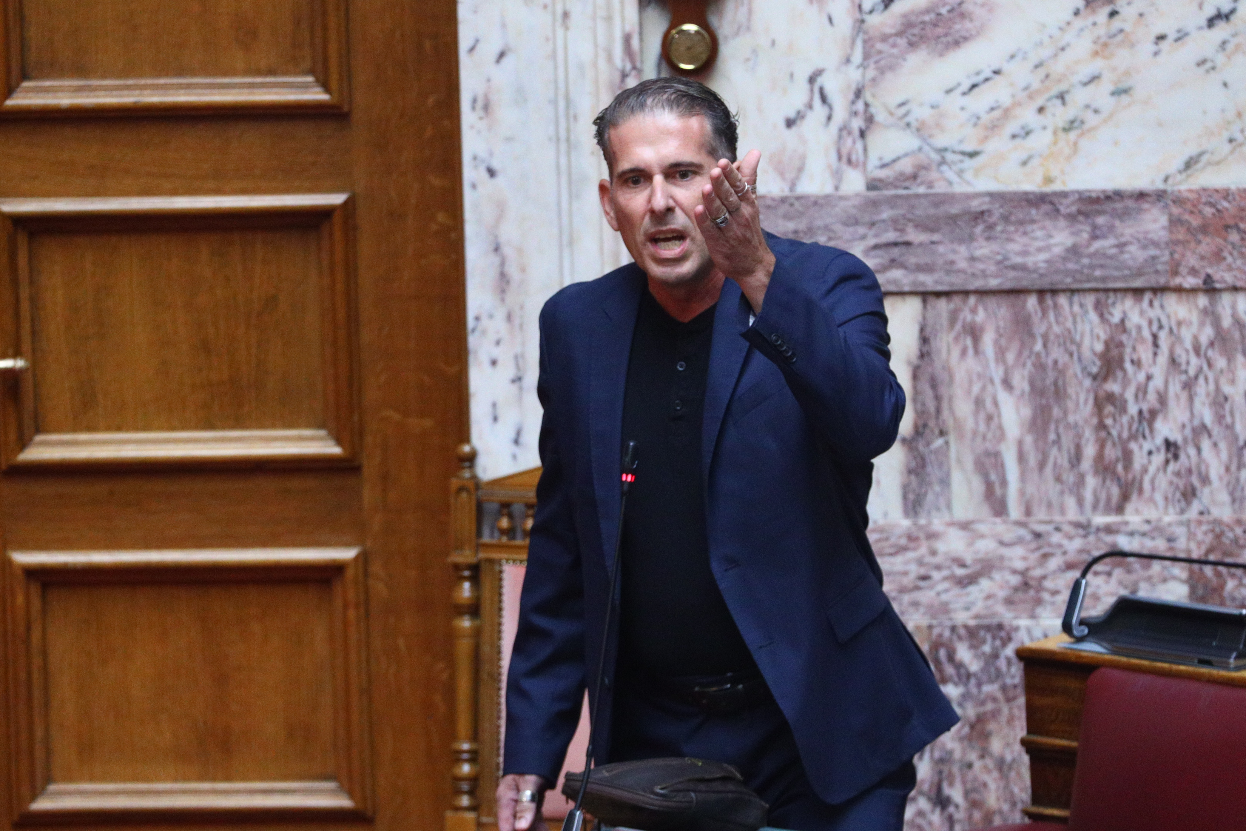 Παραιτήθηκε ο Διαμαντής Καραναστάσης από βουλευτής της Πλεύσης Ελευθερίας