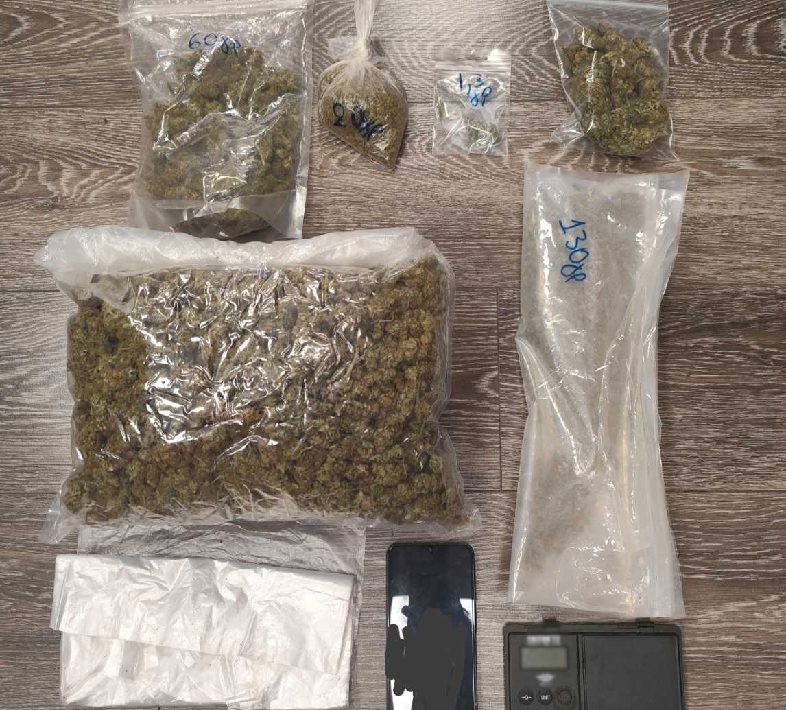 Σύλληψη ενός ατόμου στην Αργολίδα για παραλαβή δέματος που περιείχε ναρκωτικά