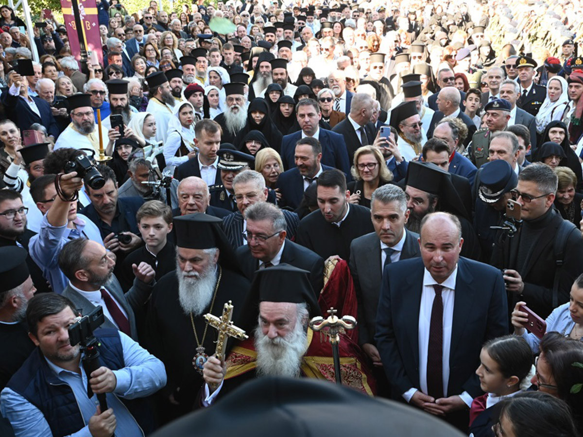 Με κάθε λαμπρότητα υποδέχθηκε η Κόρινθος το νέο της Μητροπολίτη (pics)